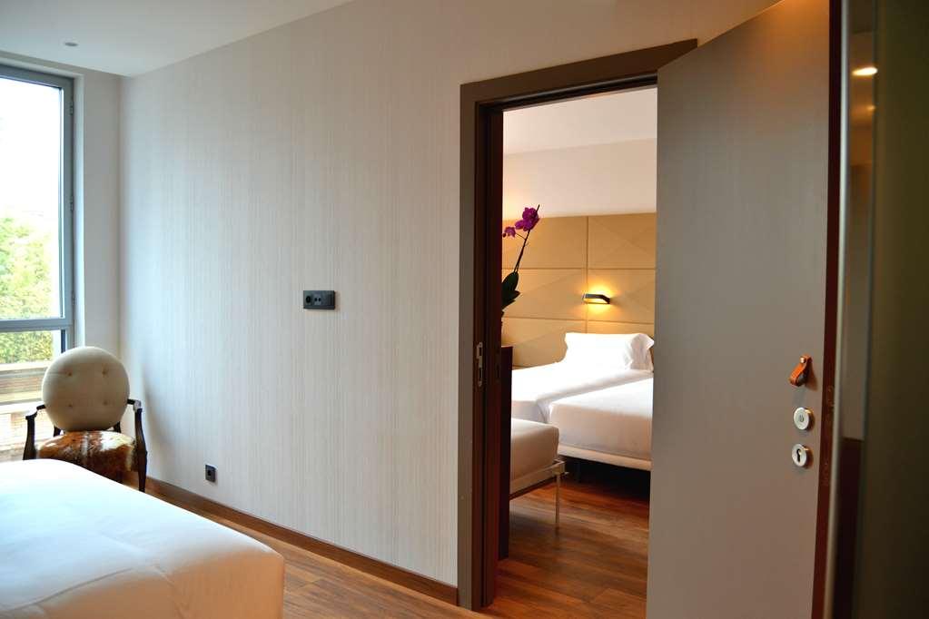 Hotel Sb Glow Barcelona Room photo